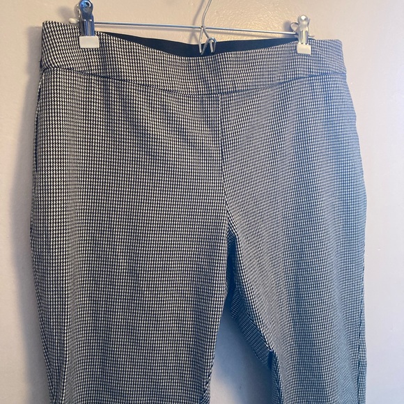 A New Day Houndstooth Cropped Pant - Picture 2 of 7